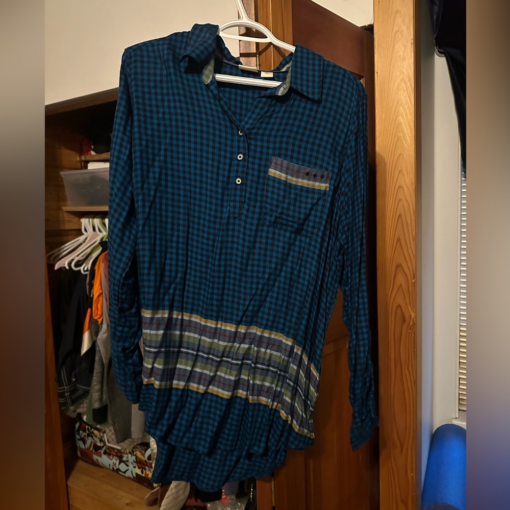 Long women’s top. Never worn.